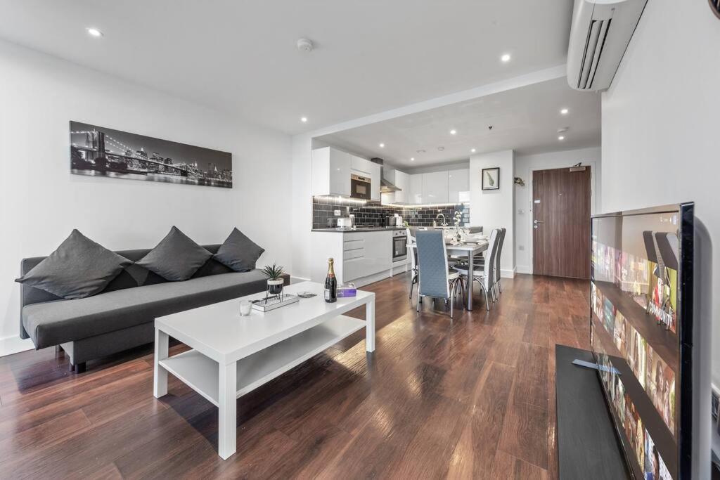 Amazing Britania 1 Bedroom Flat In London Bp40 エクステリア 写真